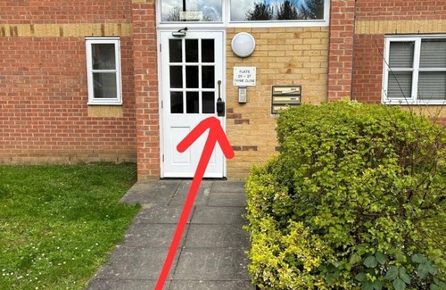 Eltham West Apartment | Charming 2-bedroom apartment in awesome London with WiFi