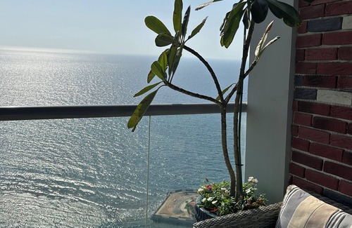 Al-Rawdah Apartment | Charming 2-bedroom apartment with a sea view, 3-balconys, in welcoming Jeddah