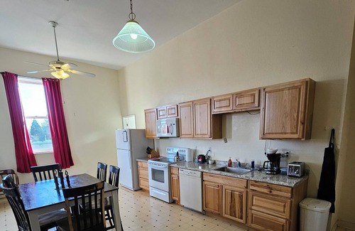 Monroe Apartment | Charming 2-bedroom apartment in delightful Monroe, Oregon.