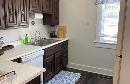 Wabash Apartment | Charming 2-bedroom apartment with WiFi, AC in Wabash. Great location