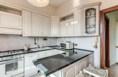 Garbatella Apartment | Charming 2-bedroom apartment with WiFi, AC in amazing Roma