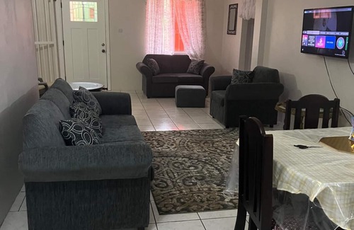 St. George's Bed & Breakfast | Charming 2-bedroom bed & breakfast in fabulous St. George's with AC, WiFi,pets