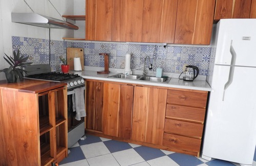 Cabo Blanco House | Charming 2-bedroom beach house in CR's only Blue Zone with AC, WiFi and Jacuzzi.