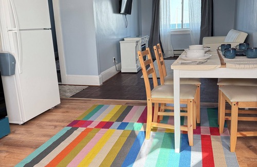 Hull House | Charming 2-bedroom building in delightful Hull with ocean view