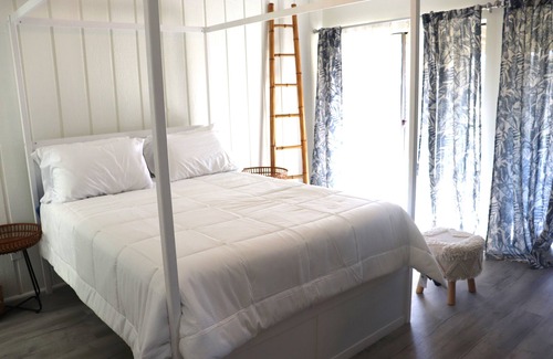 April Sound Condo | Charming 2 Bedroom Condo in Scenic Lake Conroe Lakeside Community!