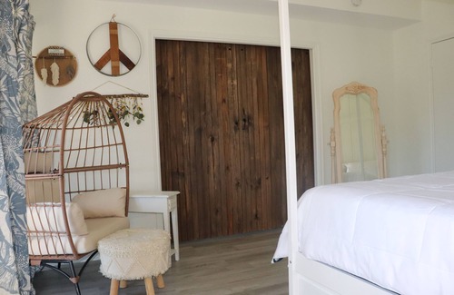 April Sound Condo | Charming 2 Bedroom Condo in Scenic Lake Conroe Lakeside Community!