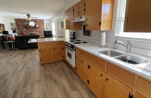 Coffee County Cottage | Charming 2-bedroom cottage in West Green