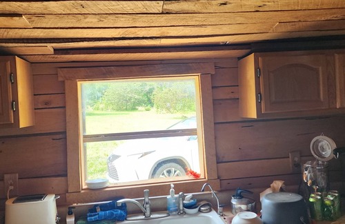 Harrison Cabin | Charming 2-bedroom cabin on 18 Acres with WiFi, AC in Compton. Hunting Perfect!