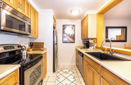 Keystone Condo | Charming 2-bedroom condo in brilliant Keystone with views and shuttle
