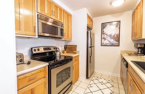 Keystone Condo | Charming 2-bedroom condo in brilliant Keystone with views and shuttle