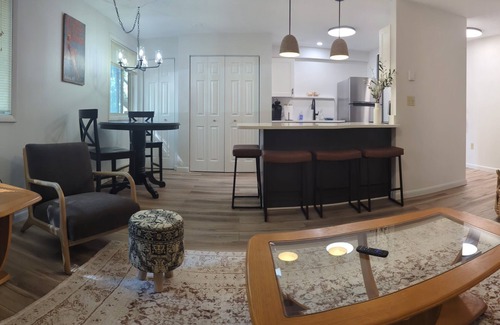 McHenry Condo | Charming 2-bedroom condo in McHenry Close To Lake Activities and Ski Resort