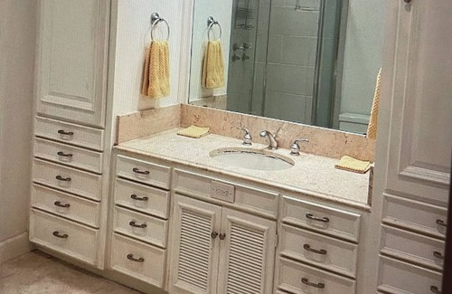 Preston Hollow Condo | Charming 2-bedroom condo in Preston Hollow, desirable Zip code in Dallas.