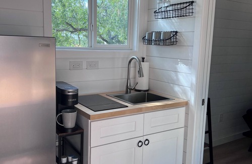 Seguin Cottage | Charming 2-bedroom container home nestled within an Alpaca Ranch