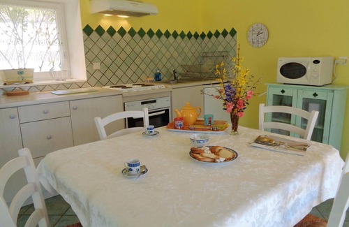 Lentigny Cottage | Charming 2-Bedroom Cottage with Private Garden and Modern Amenities in Peaceful Setting