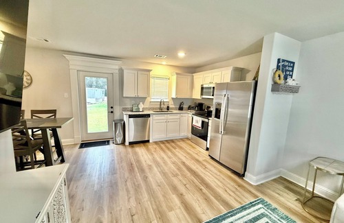 Gulfport Cottage | Charming 2-bedroom cottage in Gulfport with AC, WiFi. Winter & TDY rates for AD