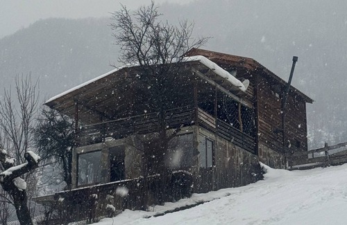 Bagvdanari Cottage | Charming 2-bedroom cottage in brilliant Mestia with WiFi