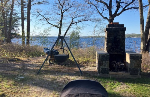 Naples Cottage | Charming 2-bedroom cottage on Long Lake in Naples ME