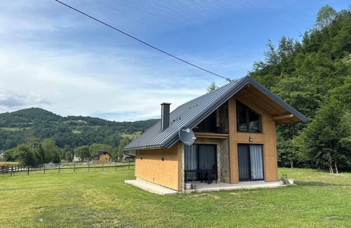East Sarajevo Cottage | Charming 2-bedroom cottage in Pale with WiFi, AC, Floor heating. Book now