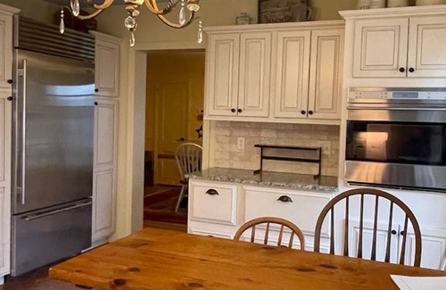Denver Cottage | Charming 2-bedroom cottage in enchanting Erin with AC, WiFi