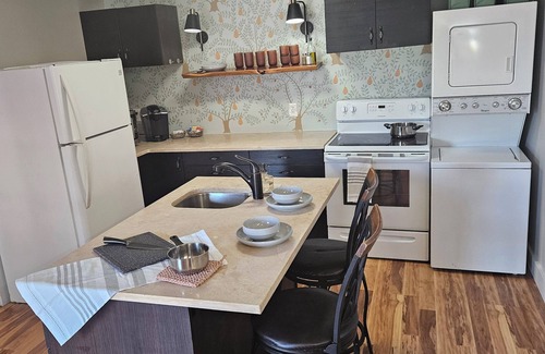 Kyle Cottage | Charming 2-bedroom cottage with AC, WiFi in welcoming Kyle