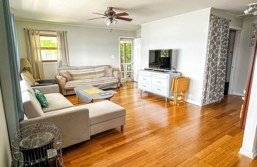 Lamoreaux Landing Cottage | Charming 2-bedroom cottage on serene Seneca Lake! Close to wineries, waterfalls!