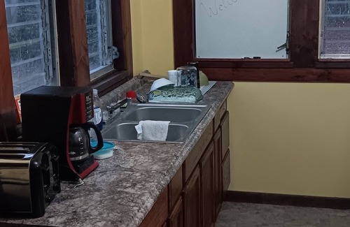 Blackshear Other | Charming 2-bedroom farmhouse in Blackshear with AC