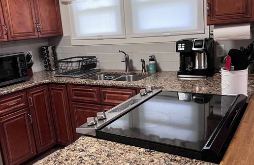 King Other | Charming 2-bedroom farmhouse with an awesome view minutes from Hanging Rock