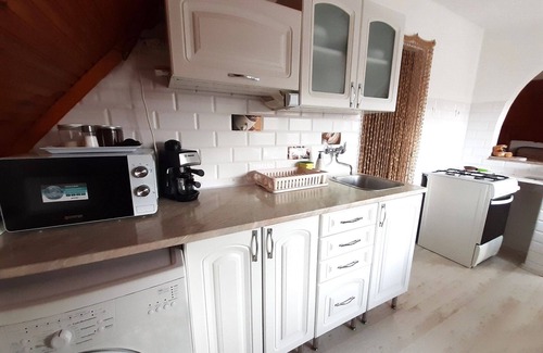Miskolc-Tapolca Apartment | Charming 2-bedroom, family friend cottage with WiFi and AC in fabulous Miskolc