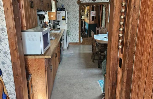 Houston County Other | Charming 2-bedroom farmhouse with WiFi, AC in enchanting Houston