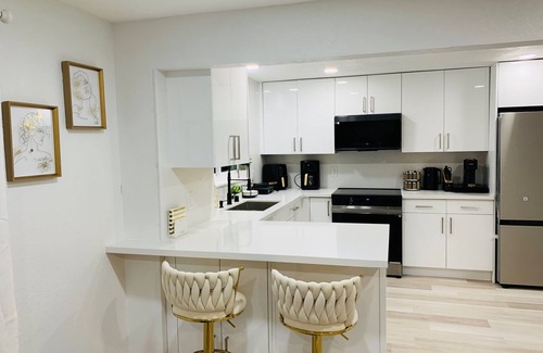 Central District House | Charming 2 bedroom fully fenced unit Seattle with AC, WiFi