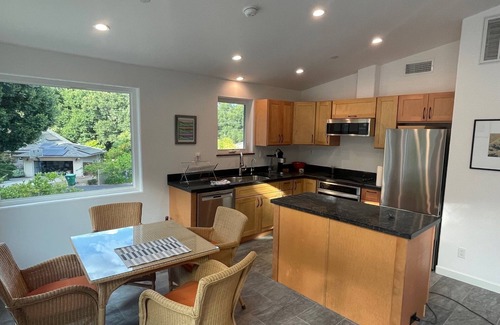 Goleta House | Charming 2-bedroom guest house in quiet neighborhood. nn
