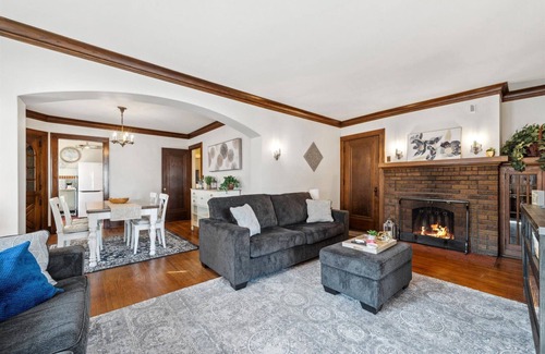 Union Park House | Charming 2-bedroom house in nice Saint Paul with WiFi, AC
