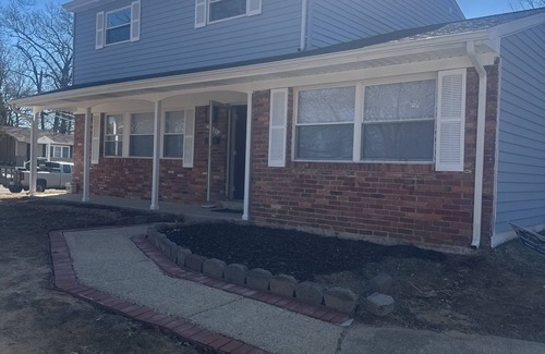 West Hyattsville House | Charming 2-bedroom house with AC, WiFi in tranquil Springdale