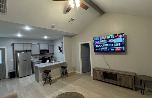 Chickasha House | Charming 2-bedroom house with WiFi, AC in wonderful Chickasha