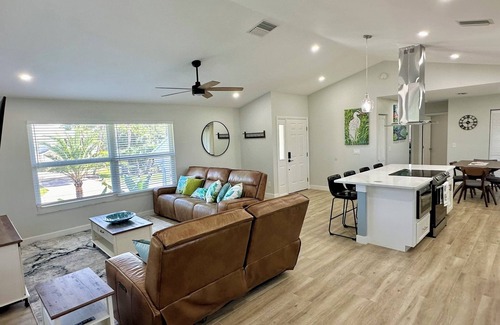 Pineland House | Charming 2-bedroom house in beautiful Bokeelia