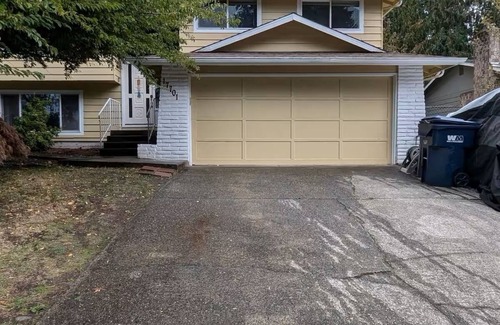 North Creek House | Charming 2-bedroom house with WiFi, AC in adorable Bothell