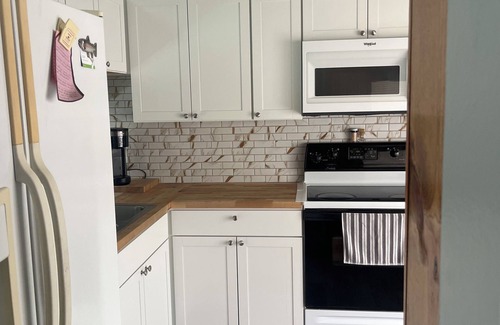 Deltona Lakes House | Charming 2-bedroom house with WiFi, AC in fabulous Deltona , Florida