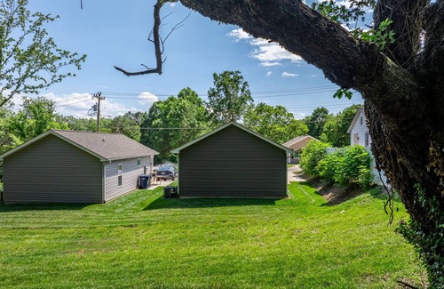 Hickory House | Charming 2-bedroom house in downtown Hickory conveniently located!
