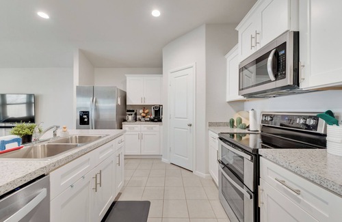 Azle House | Charming 2-bedroom house in Azle with EV charger