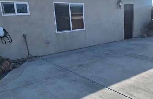Azusa House | Charming 2-bedroom house with WiFi, AC in Azusann