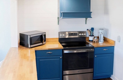 North House | Charming 2-bedroom house with AC, WiFi in Mathews County Virginia
