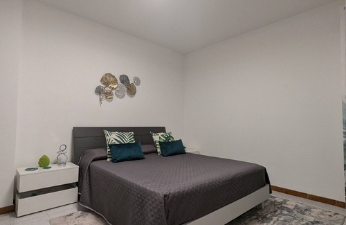 Quaglietta Apartment | Charming 2-bedroom apartment in Quaglietta with AC, WiFi