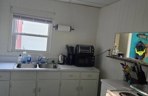 Leesville House | Charming 2-bedroom lakehouse in delightful Leesville with AC
