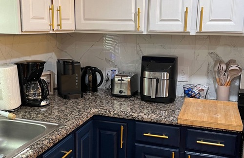 Inverness Cottage | Charming 2-bedroom renovated Lake Cottage with Cozy Vibes and an Amazing View