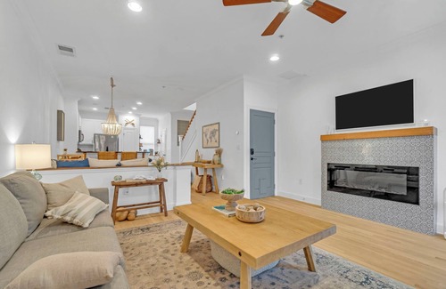Third Ward House | Charming 2-bedroom townhome In the Heart of all that Charlotte has to offer.