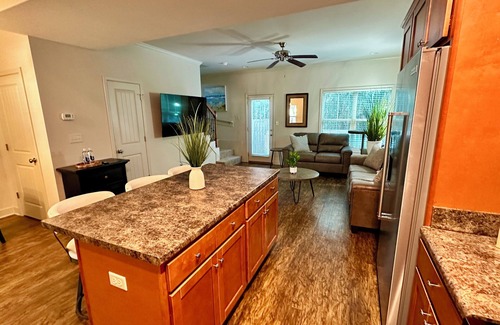 Northport House | Charming 2-bedroom townhome with AC, WiFi in enjoyable Northport. King Bed