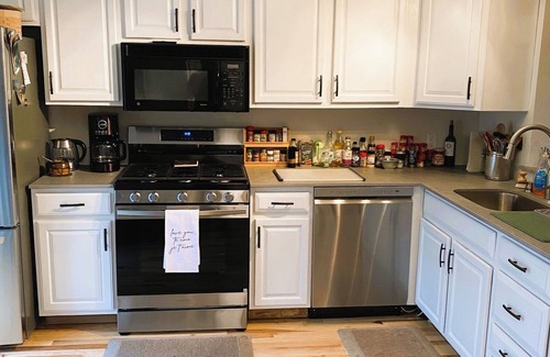 Malta House | Charming 2-bedroom townhome in delightful Ballston Spa with WiFi, AC