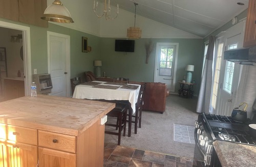 Hobucken House | Charming 2-bedroom house with private beach access in peaceful Cedar Island