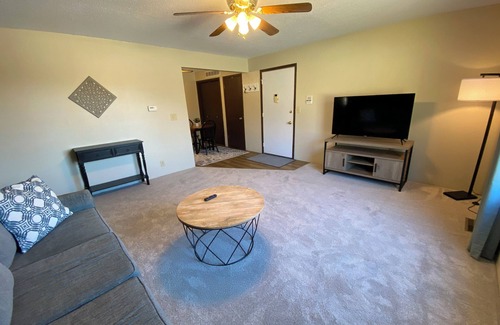 Fort Madison Condo | Charming 2-bedroom condo in Fort Madison with WiFi, garage & in-unit laundry