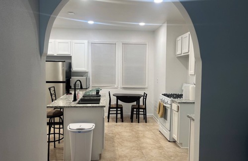 Broadmoor House | Charming 2-bedroom house with AC and WiFi in fabulous New Orleans